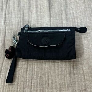 Kipling wristlet. Good condition!